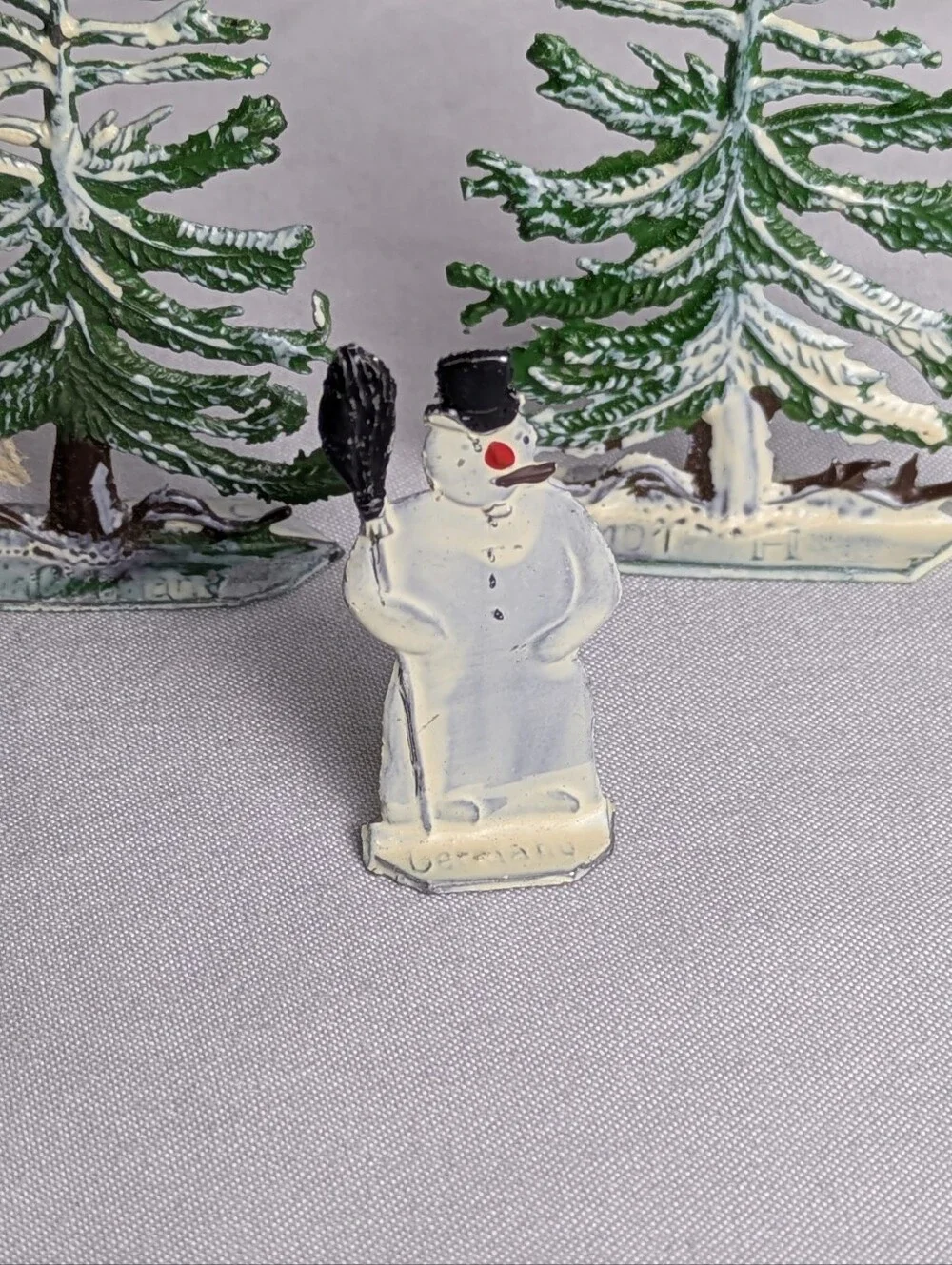 Hans Heinrichsen German Figures Skaters Winter Scene Lead Zinnfiguren Flats